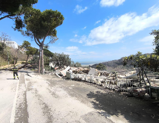 Frana a Silvi, 32 sfollati e case crollate: si cerca la causa del disastro